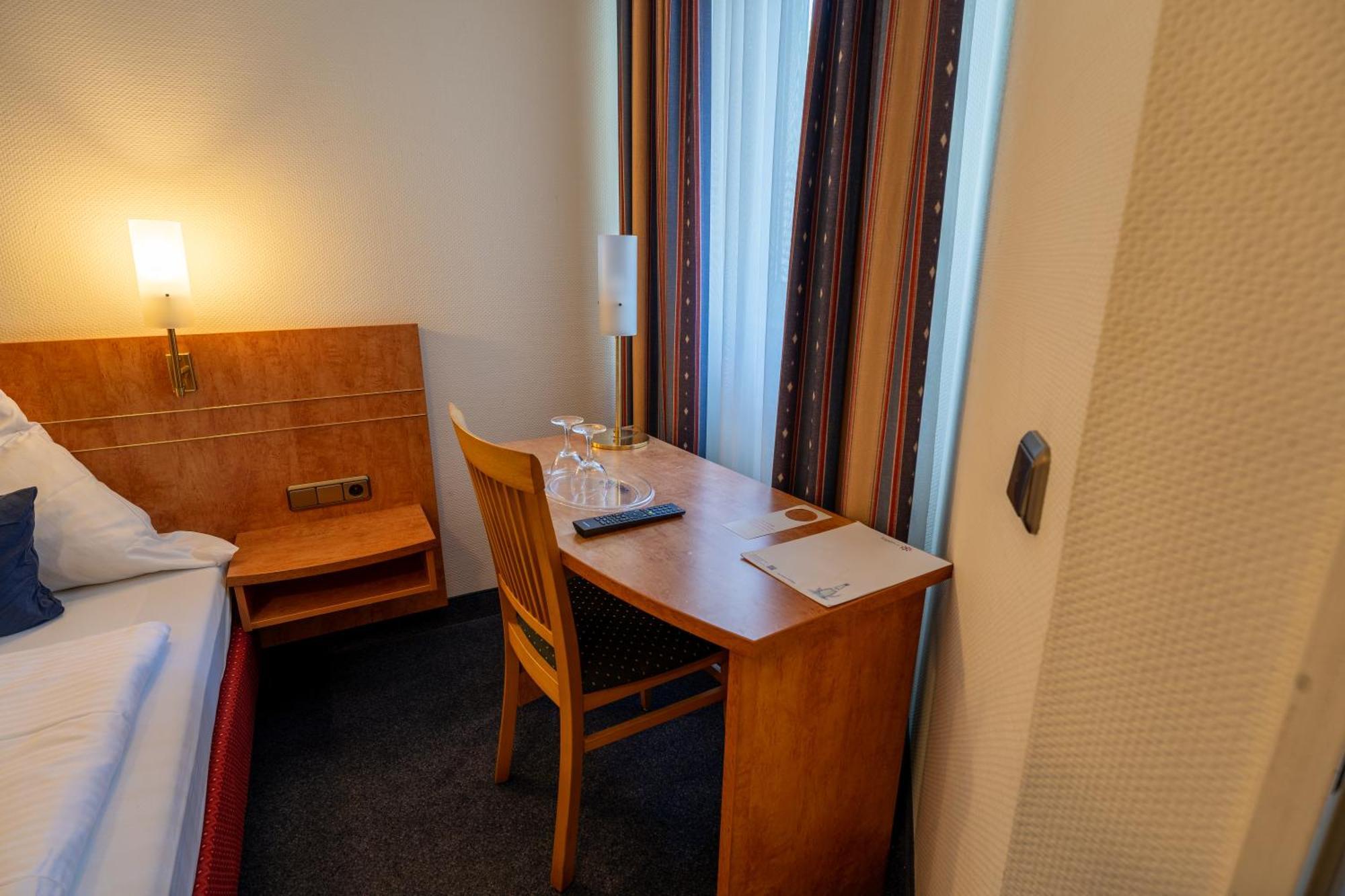 Airport Business Hotel Koeln Eksteriør billede